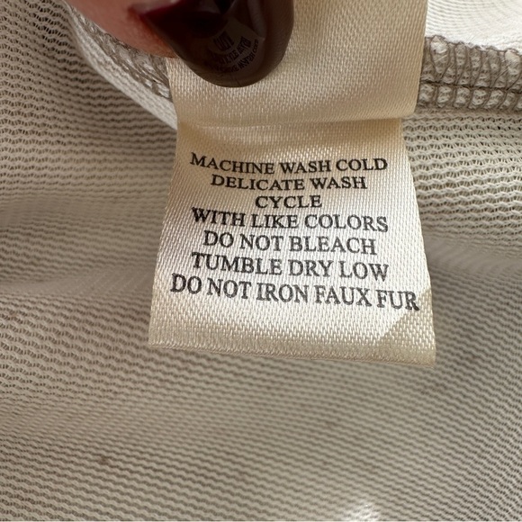 Dylan Los Angeles apres-ski faux fur sweater with crew neck & long sleeves - Picture 9 of 9